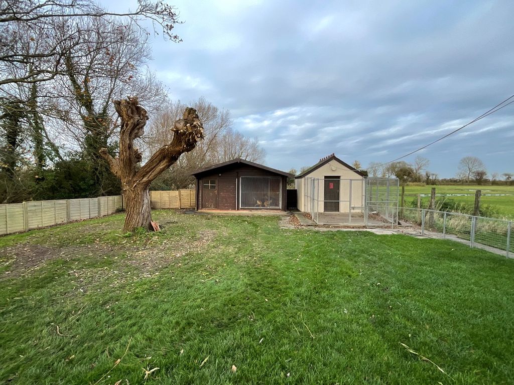 4 bed detached house for sale in Goldcliff, Newport NP18, £800,000