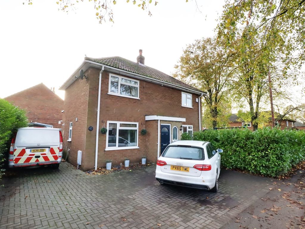 3 bed semi-detached house for sale in Fieldside, Epworth DN9, £215,000