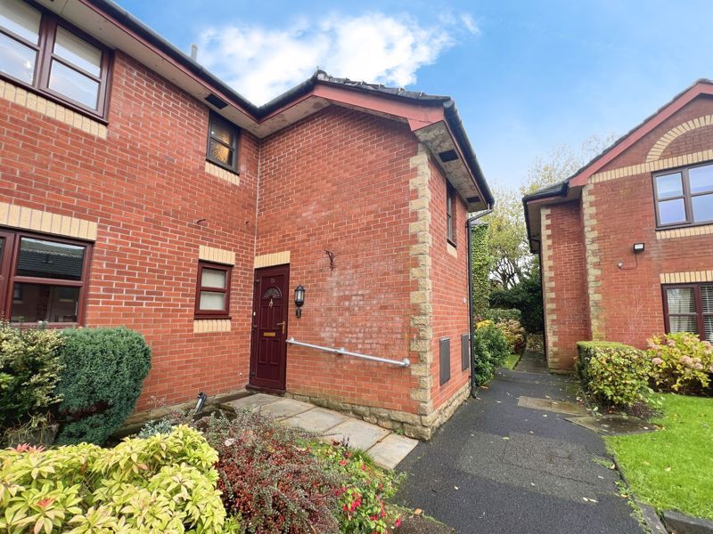 1 bed flat for sale in Sharples Hall Mews, Sharples Hall Drive, Bolton BL1, £90,000