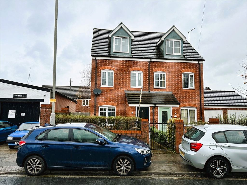 3 bed semi-detached house to rent in School Lane, Bamber Bridge, Preston PR5, £950 pcm