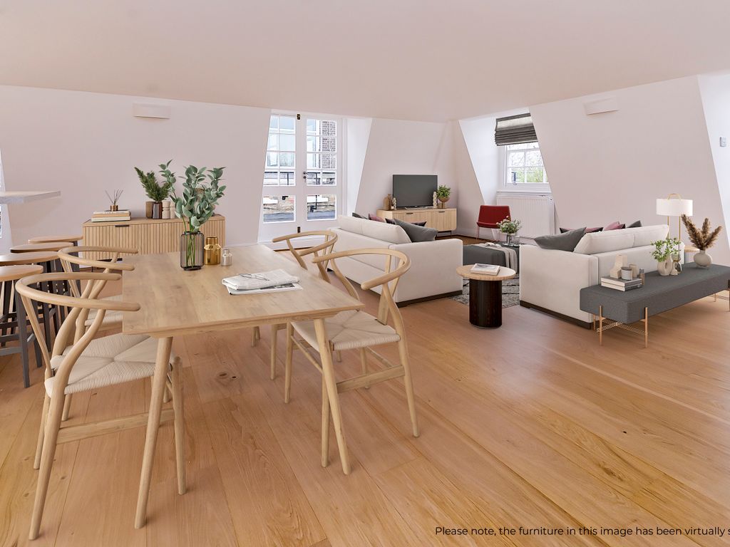 3 bed flat for sale in Clapham Common North Side, London SW4, £995,000