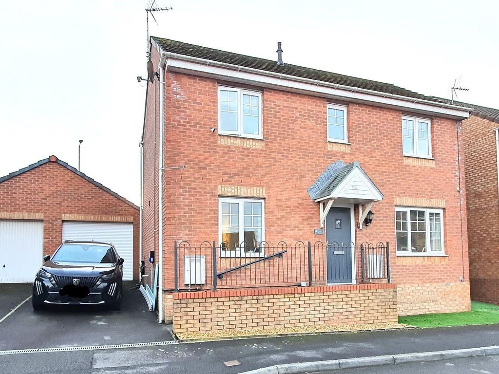 3 bed detached house for sale in Long Meadow, North Cornelly, Bridgend CF33, £270,000