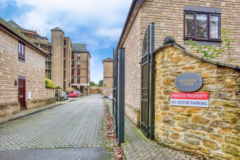 2 bed flat for sale in Raleigh Court, Sherborne DT9, £120,000