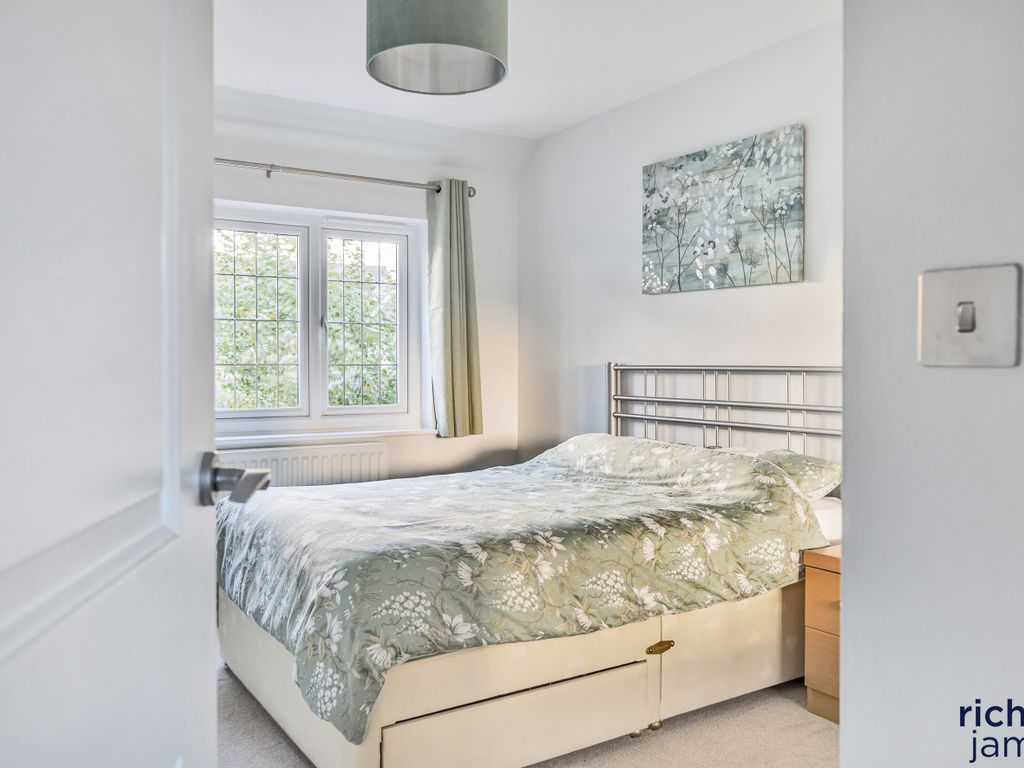 4 bed detached house for sale in Biddestone Avenue, Coate, Swindon SN3, £425,000