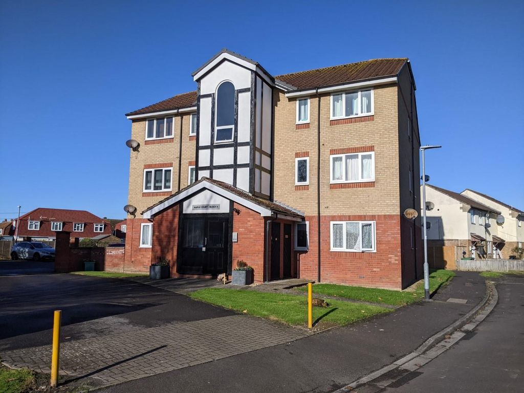 1 bed flat for sale in Maple Court, Thompson Close, Bridgwater TA6, £114,950