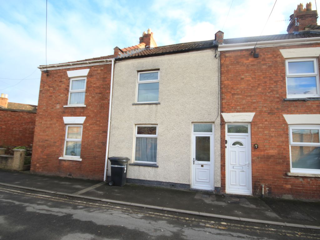 2 bed terraced house for sale in Quantock Terrace, Bristol Road, Bridgwater TA6, £130,000