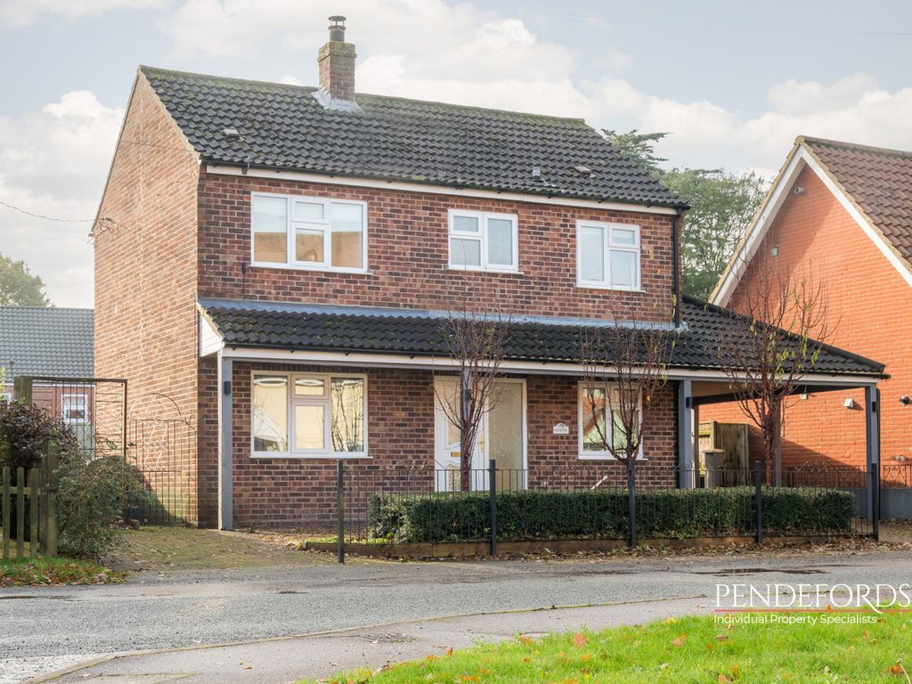 3 bed detached house for sale in The Catkins, Catfield NR29, £280,000