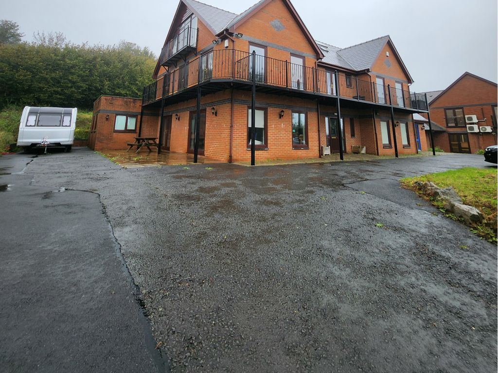 Office to let in Ferry Road, Kidwelly SA17, £36,170 pa