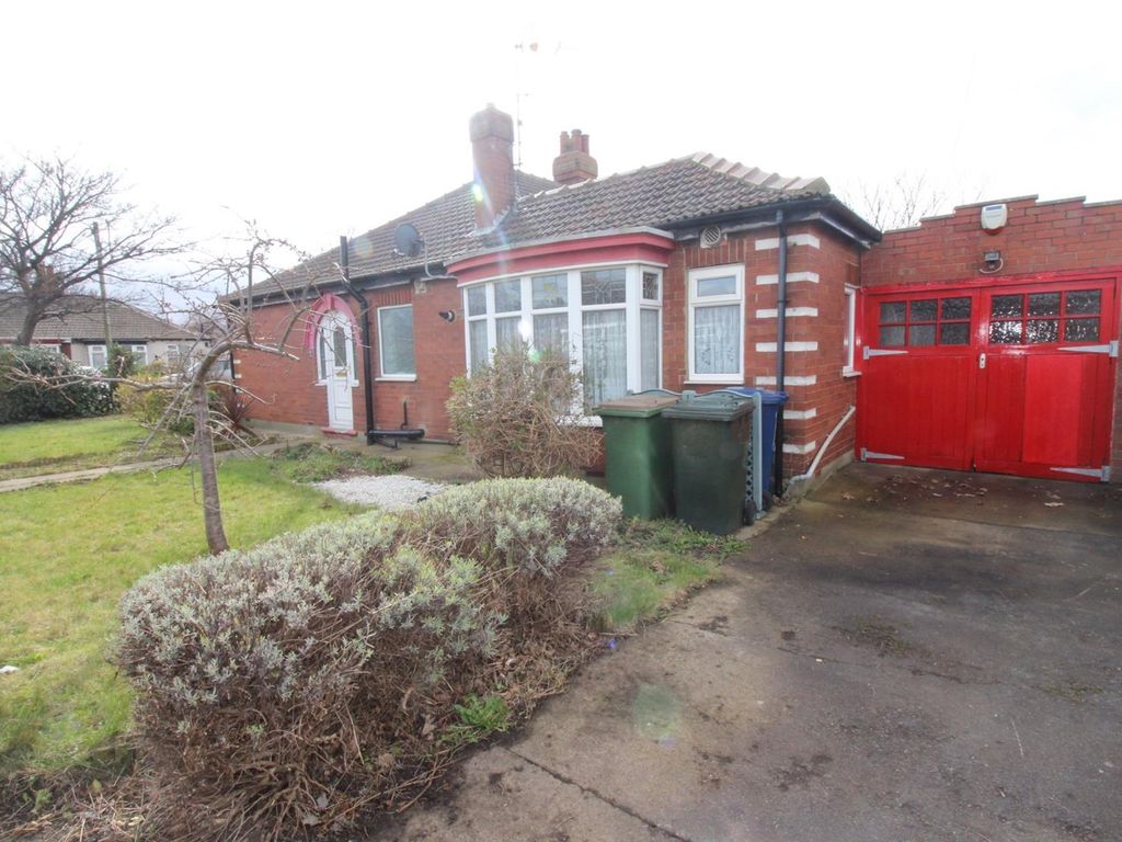 2 bed semi-detached bungalow to rent in Lothian Grove, Redcar TS10, £650 pcm