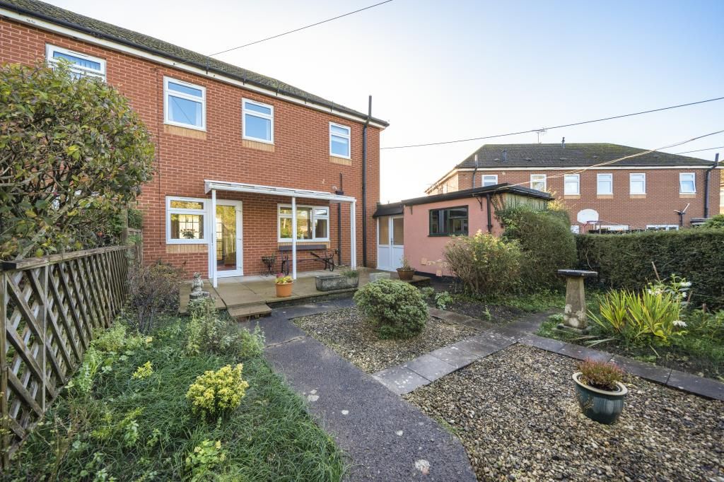 3 bed semi-detached house for sale in Cumnor, Oxford OX2, £350,000