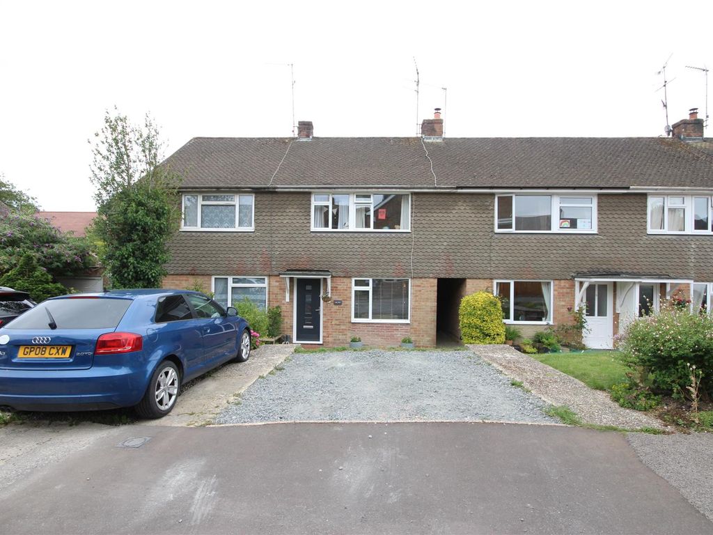 3 bed terraced house for sale in Breach Close, Steyning BN44, £349,950