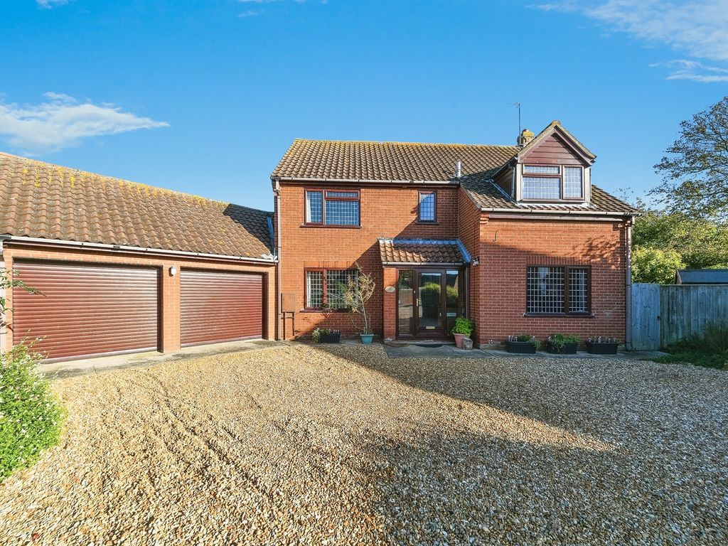 5 bed detached house for sale in Station Road, Heacham, King