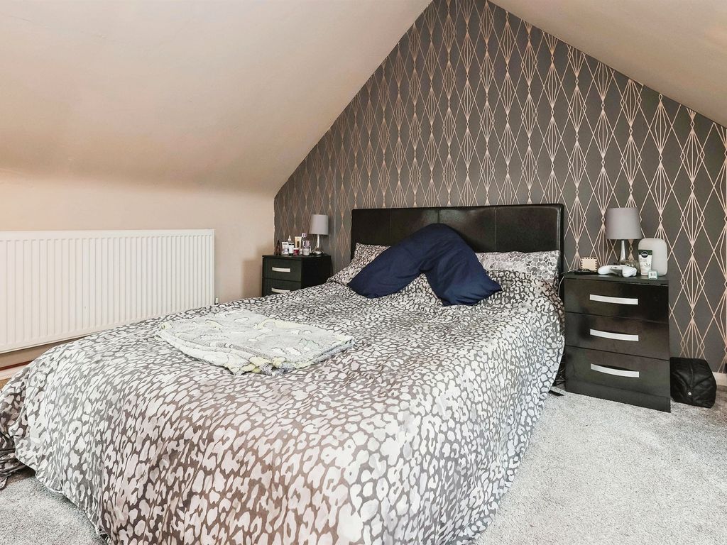 4 bed end terrace house for sale in Garretts Green Lane, Kitts Green, Birmingham B33, £260,000