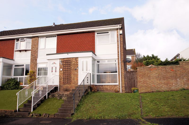 2 bed end terrace house for sale in Harting Gardens, Fareham PO16, £289,950