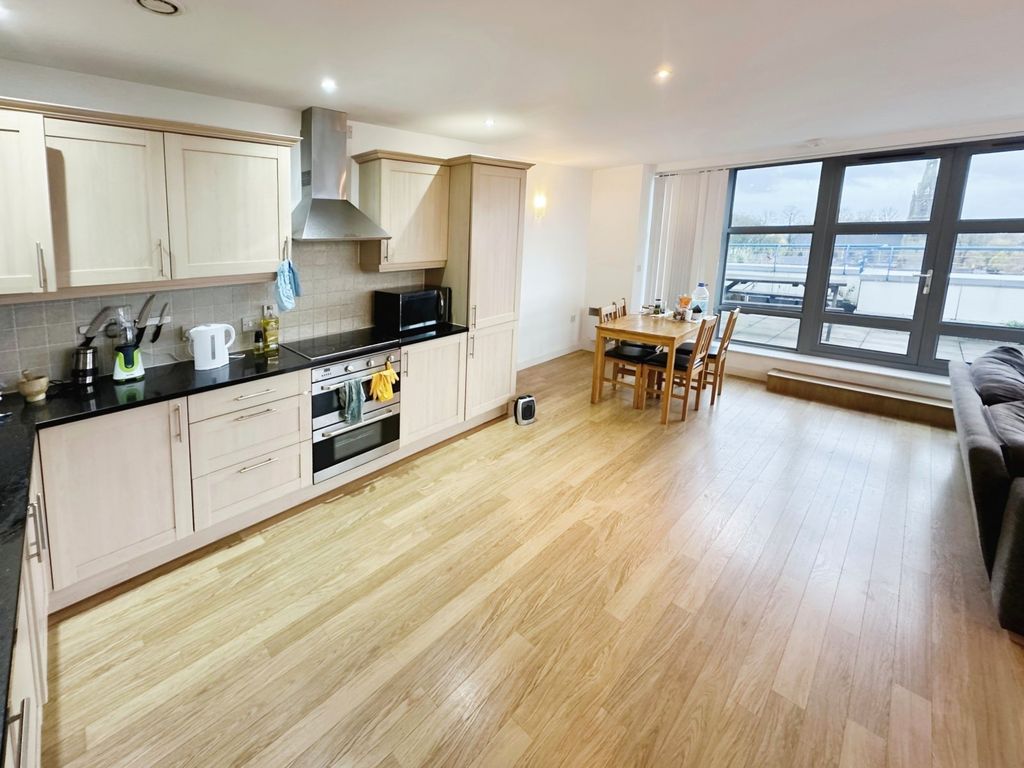 2 bed flat for sale in Brunswick Street, Newcastle, Staffordshire ST5, £170,000