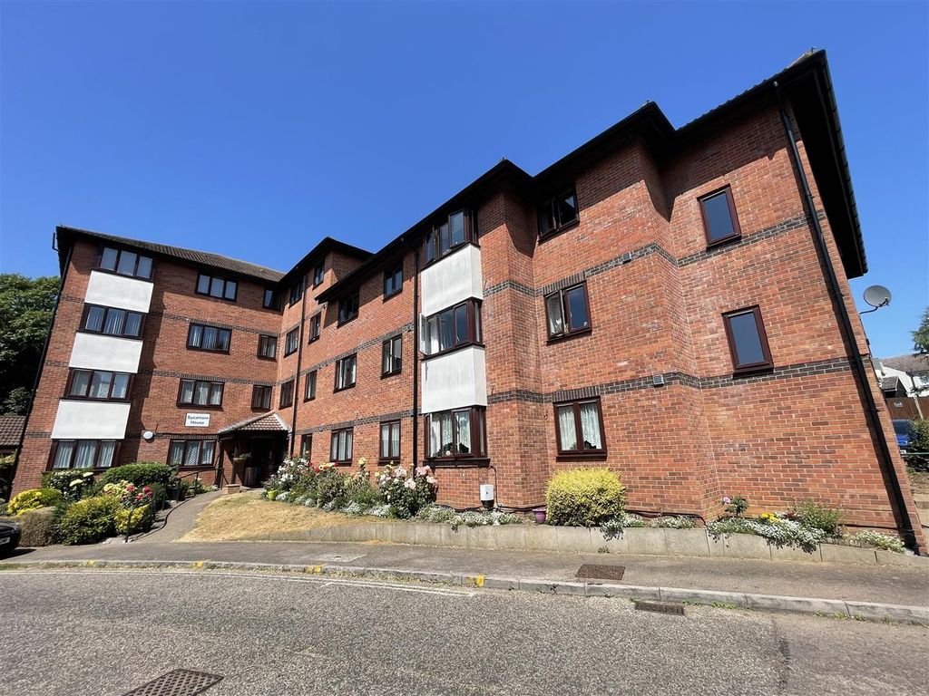 2 bed flat for sale in Oakstead Close, Ipswich IP4, £80,000