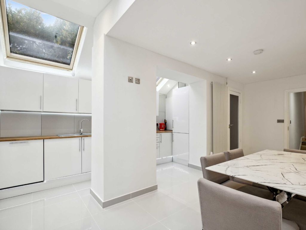 5 bed property for sale in Aspenlea Road, London W6, £1,195,000