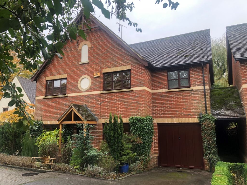 4 bed detached house for sale in Bostock Court, West Street, Buckingham MK18, £750,000