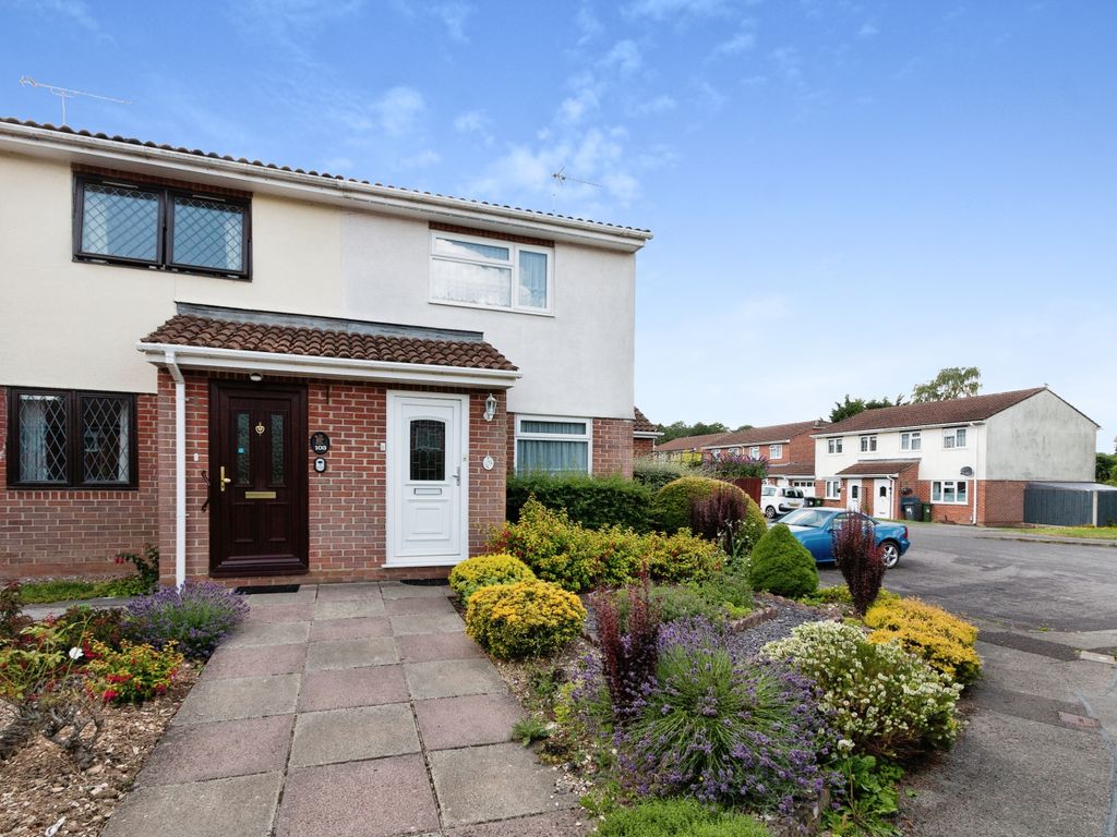 2 bed semi-detached house for sale in Mathias Walk, Basingstoke RG22, £290,000