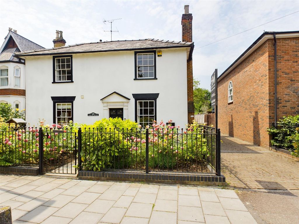 3 bed cottage for sale in High Street, Bowling Green, Old Stevenage SG1, £545,000