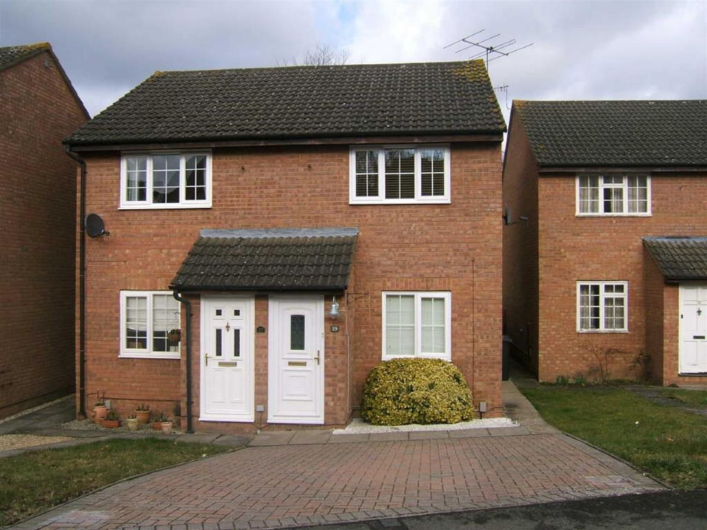 2 bed semi-detached house to rent in Chives Way, Woodhall Park, Swindon SN2, £1,100 pcm