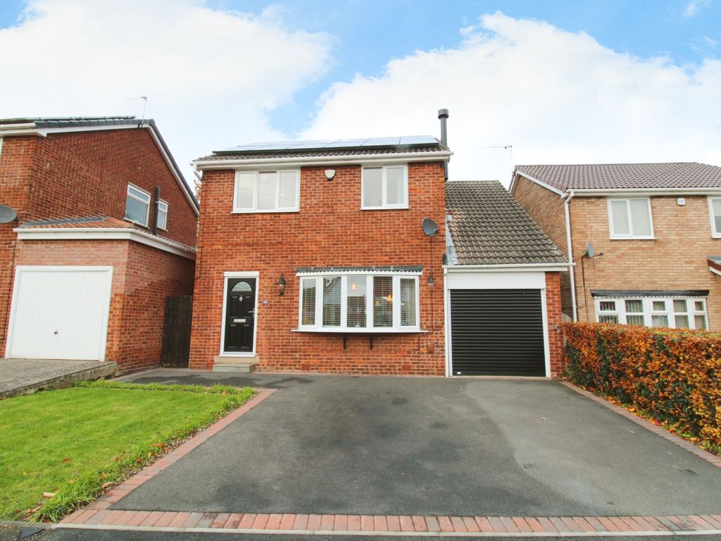 4 bed detached house for sale in Kexbro Drive, Darton, Barnsley S75, £325,000