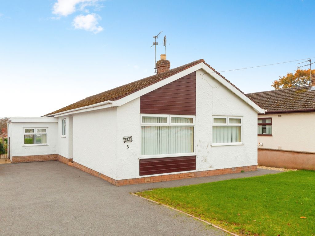 4 bed bungalow for sale in Penrho Estate, Mostyn, Holywell, Flintshire CH8, £200,000