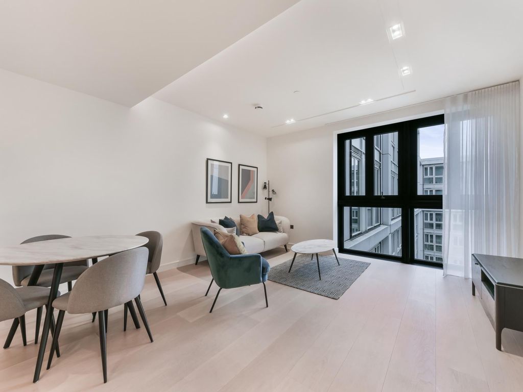 1 bed flat for sale in Lincoln Square, Portugal Street, London WC2A, £1,475,000