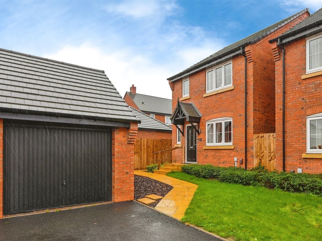 3 bed detached house for sale in Lapwing Avenue, Streethay, Lichfield WS13, £365,000