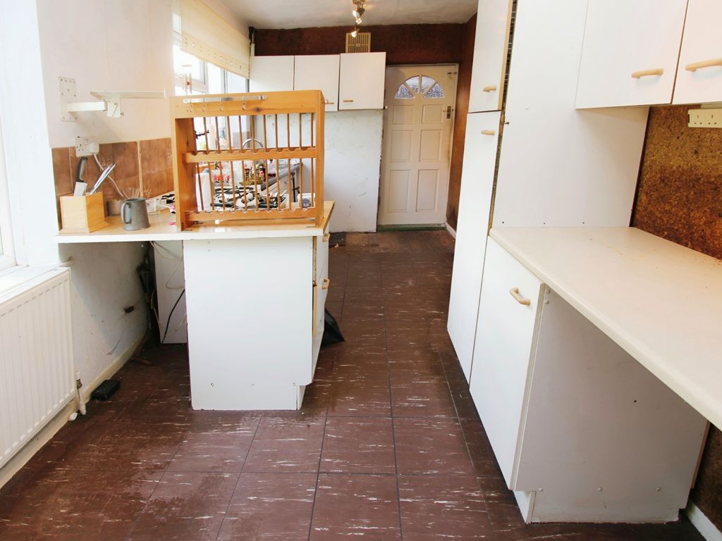 3 bed semi-detached house for sale in Oakleys Road, Long Eaton, Long Eaton NG10, £180,000