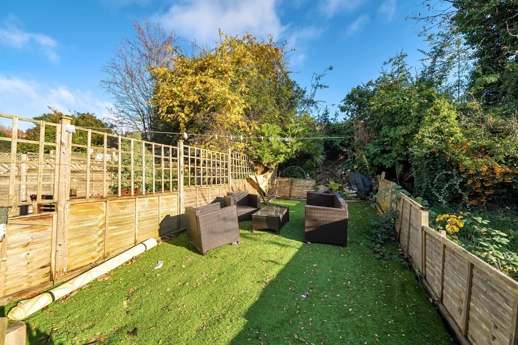3 bed terraced house for sale in Reading, Berkshire RG2, £375,000