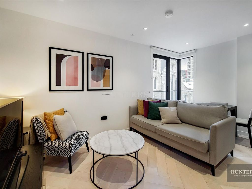 2 bed flat for sale in Luxe Tower, London E1, £720,000