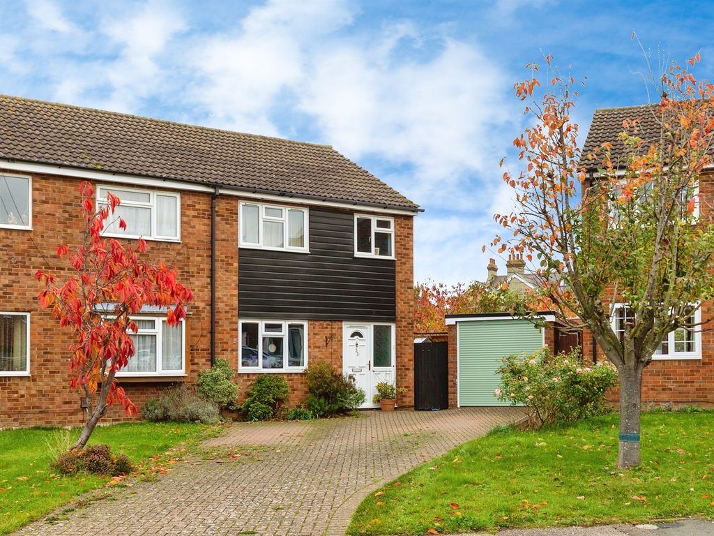 4 bed semi-detached house for sale in The Mixies, Stotfold, Hitchin SG5, £460,000