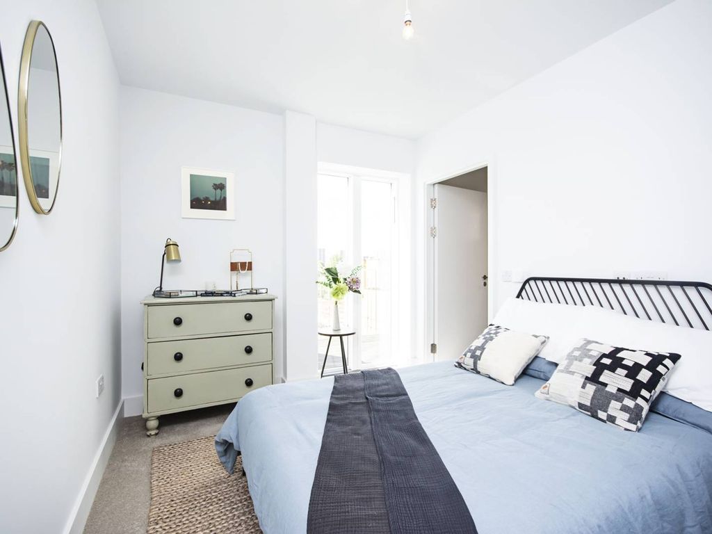 3 bed flat for sale in De Beauvoir Apartments, Dalston, London N1, £850,000
