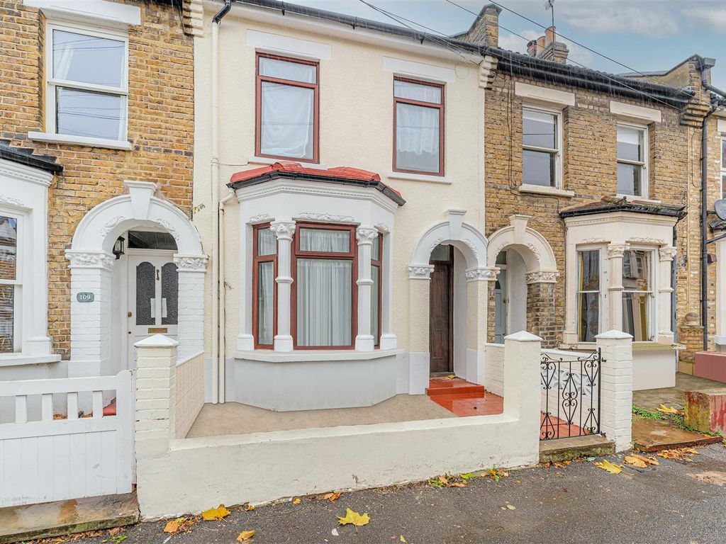 2 bed terraced house for sale in Frith Road, London E11, £525,000