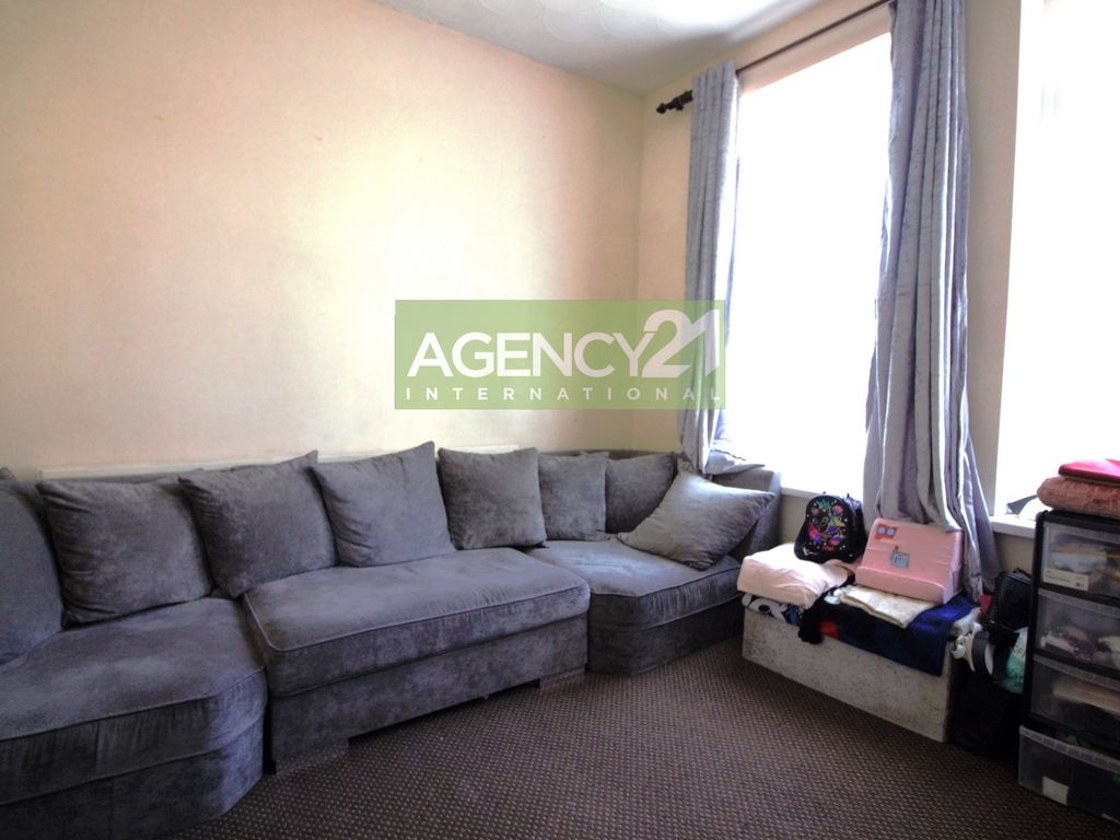 1 bed flat for sale in Palmerston Road, Forest Gate E7, £260,000