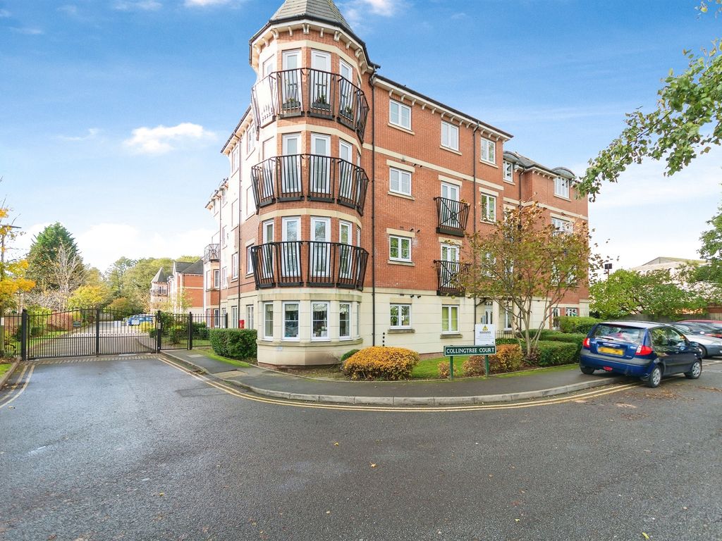 2 bed flat for sale in Collingtree Court, Solihull B92, £190,000