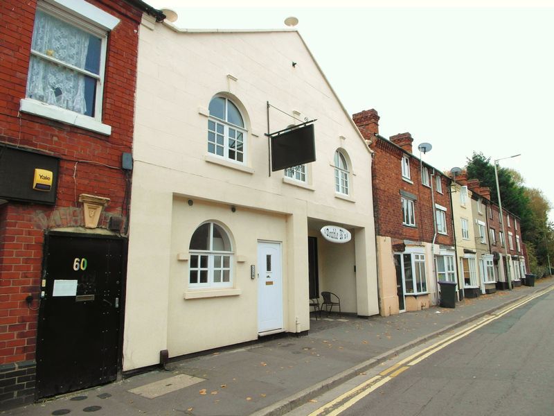 2 bed flat for sale in Upper Bar, Newport TF10, £125,000