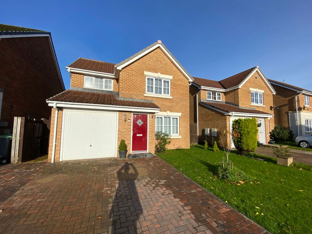 3 bed detached house for sale in Fenwick Way, Consett DH8, £200,000