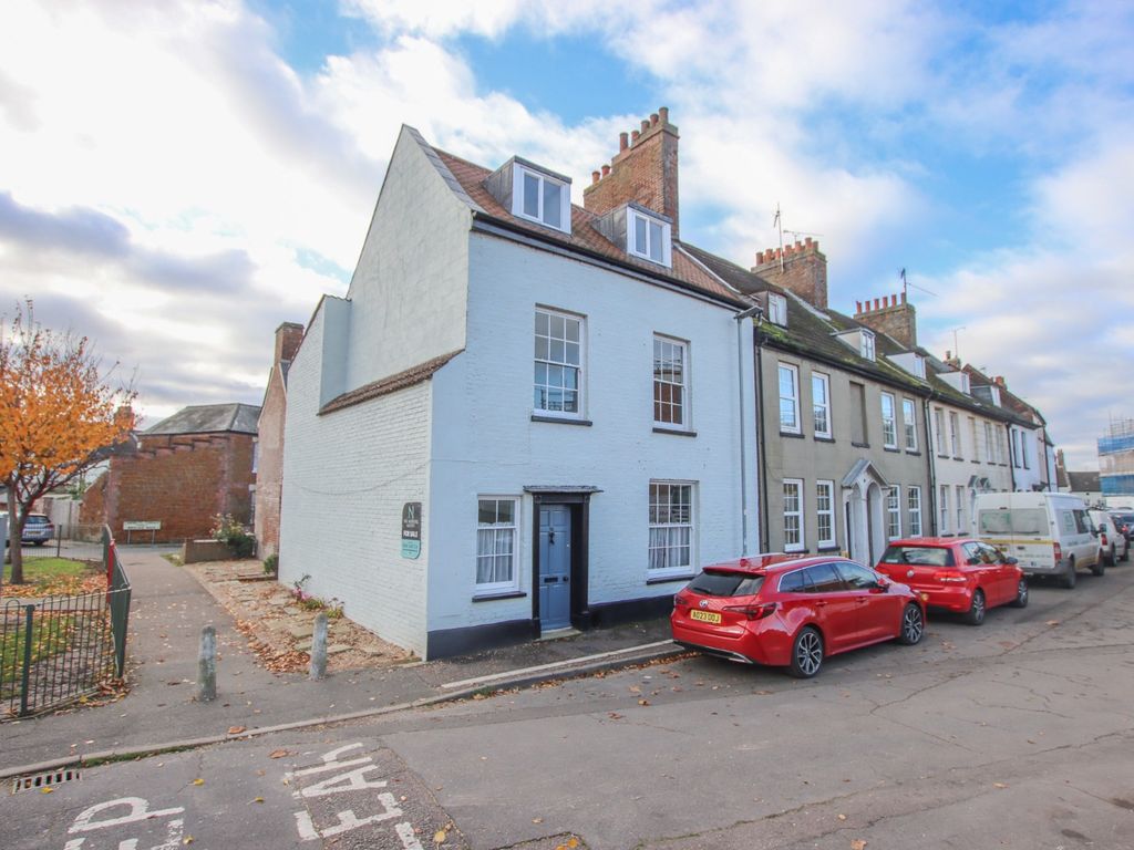 4 bed end terrace house for sale in All Saints Street, King's Lynn PE30, £230,000