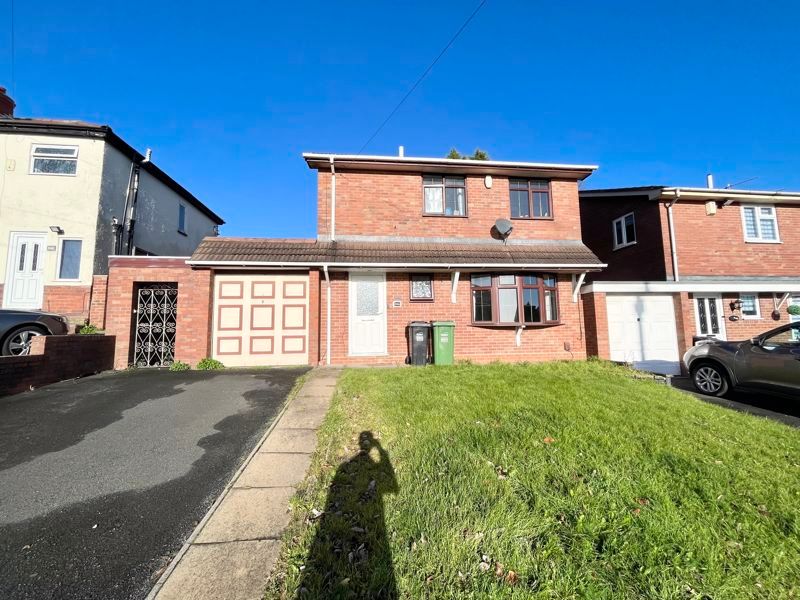 4 bed detached house for sale in Delph Road, Brierley Hill DY5, £270,000