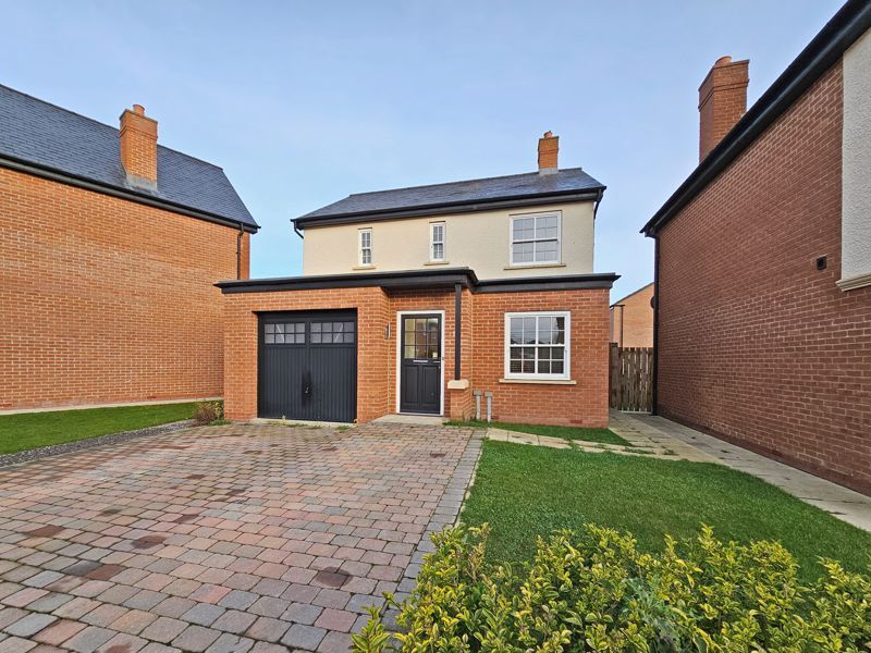 3 bed detached house for sale in Bergerac Road, Newcastle Upon Tyne NE20, £350,000
