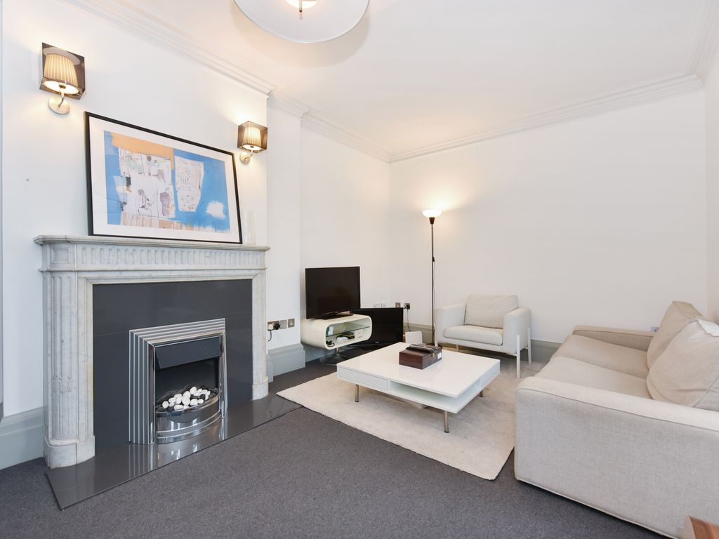 1 bed flat for sale in Hay Hill, Mayfair, London W1J, £1,295,000