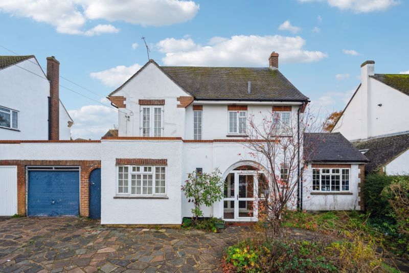 4 bed detached house for sale in White Hill, Chesham HP5, £850,000