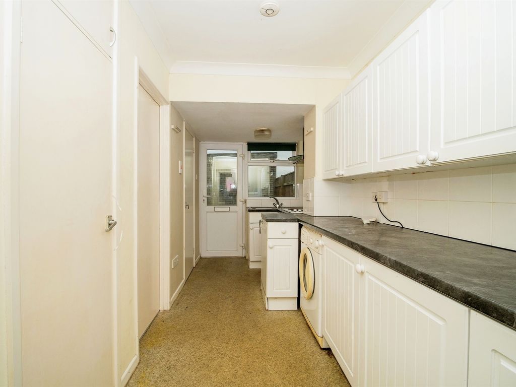 1 bed flat for sale in Gloucester Close, Charlestown, Weymouth DT4, £150,000