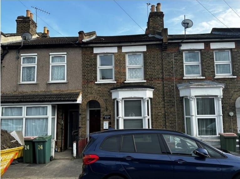 2 bed terraced house for sale in Hollybush Street, London E13, £375,000
