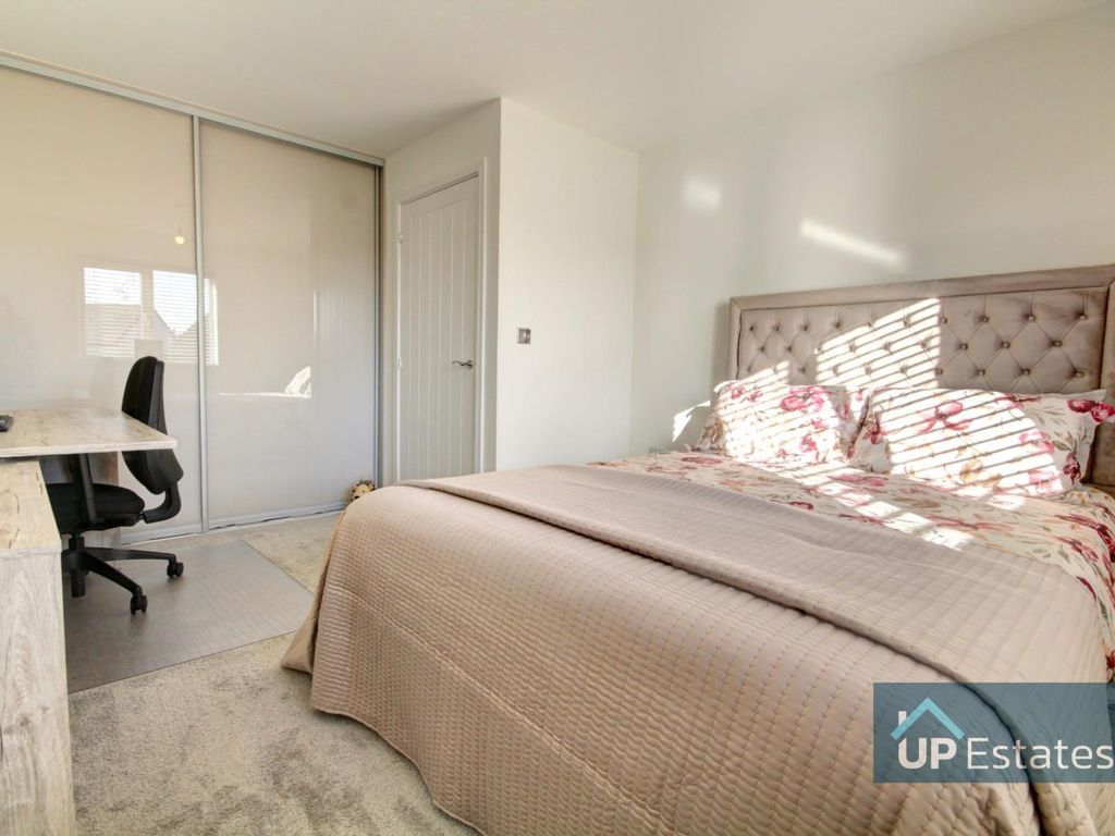 4 bed detached house for sale in Bastille Gate, Appledown Gate, Keresley End CV7, £500,000