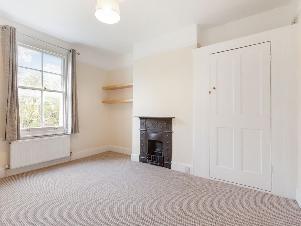 3 bed terraced house to rent in Shelton Road, Wimbledon SW19, £2,850 pcm