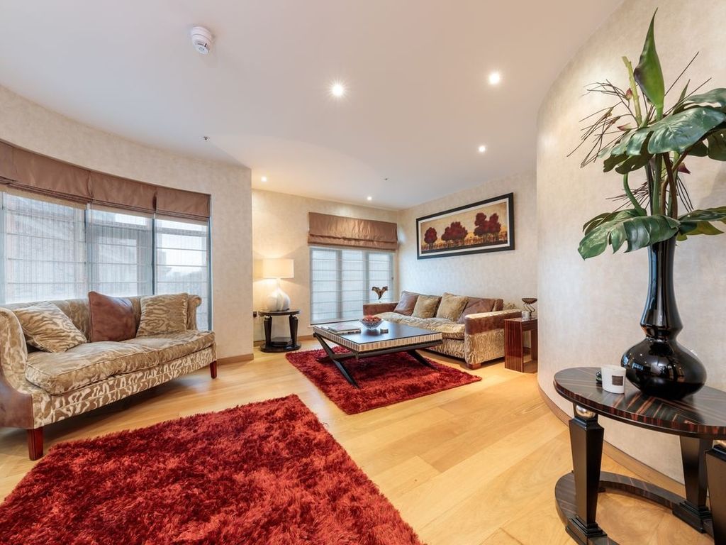 2 bed penthouse for sale in North Row, Mayfair W1K, £2,950,000