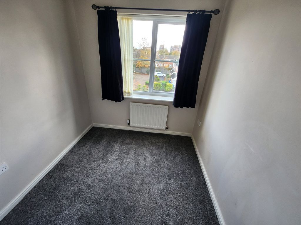 2 bed flat for sale in Cygnet Drive, Tamworth, Staffordshire B79, £145,000